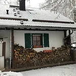 Haus Am Wald アパート